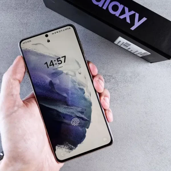 Samsung Galaxy S26 FE by pexels-zeleboba